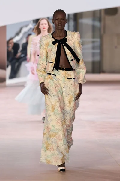 Look 5